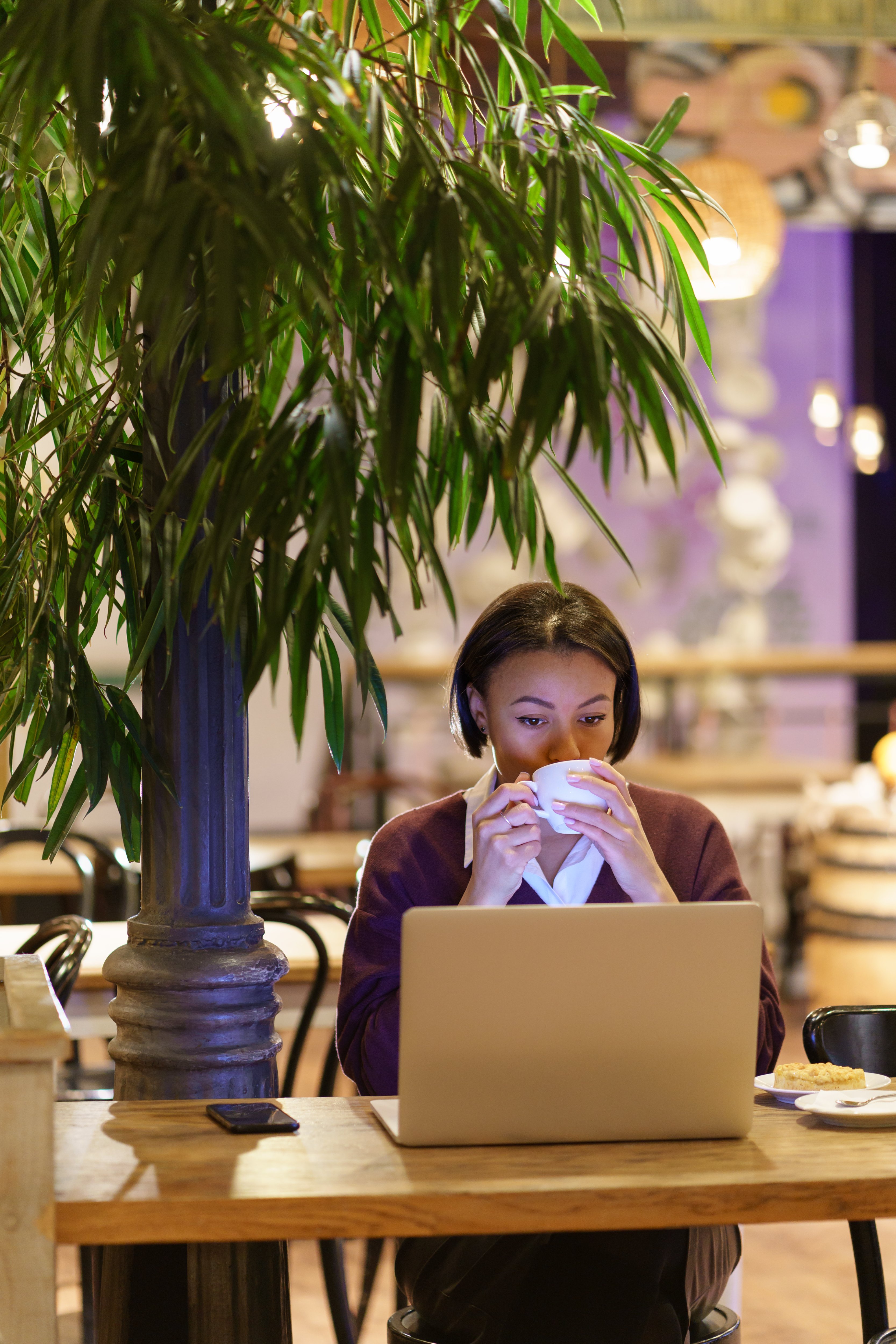 african-businesswoman-or-freelancer-sit-at-cafe-dr-2022-01-30-23-33-49-utc