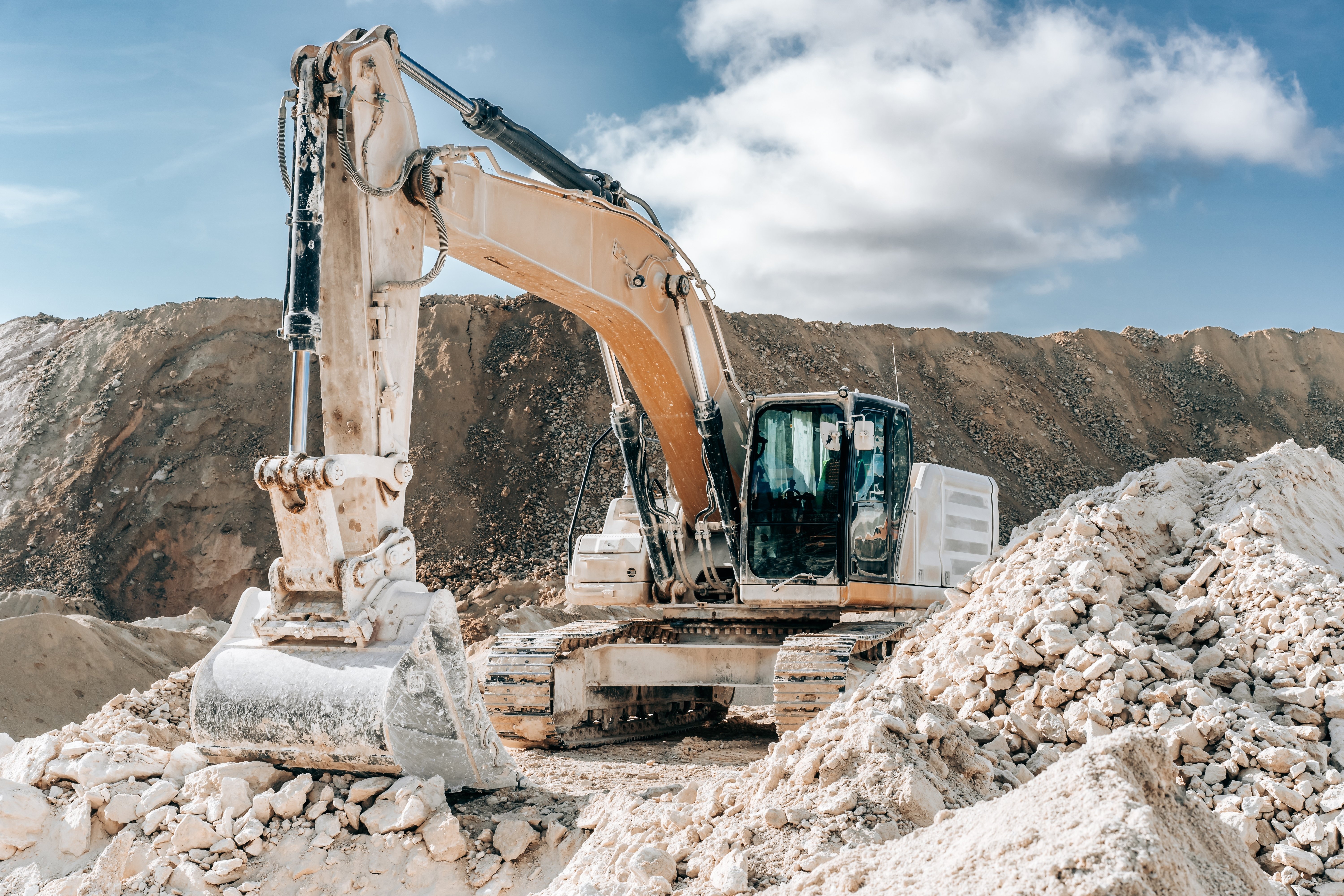 caterpillar-excavator-with-large-bucket-on-constru-2025-03-08-08-31-08-utc